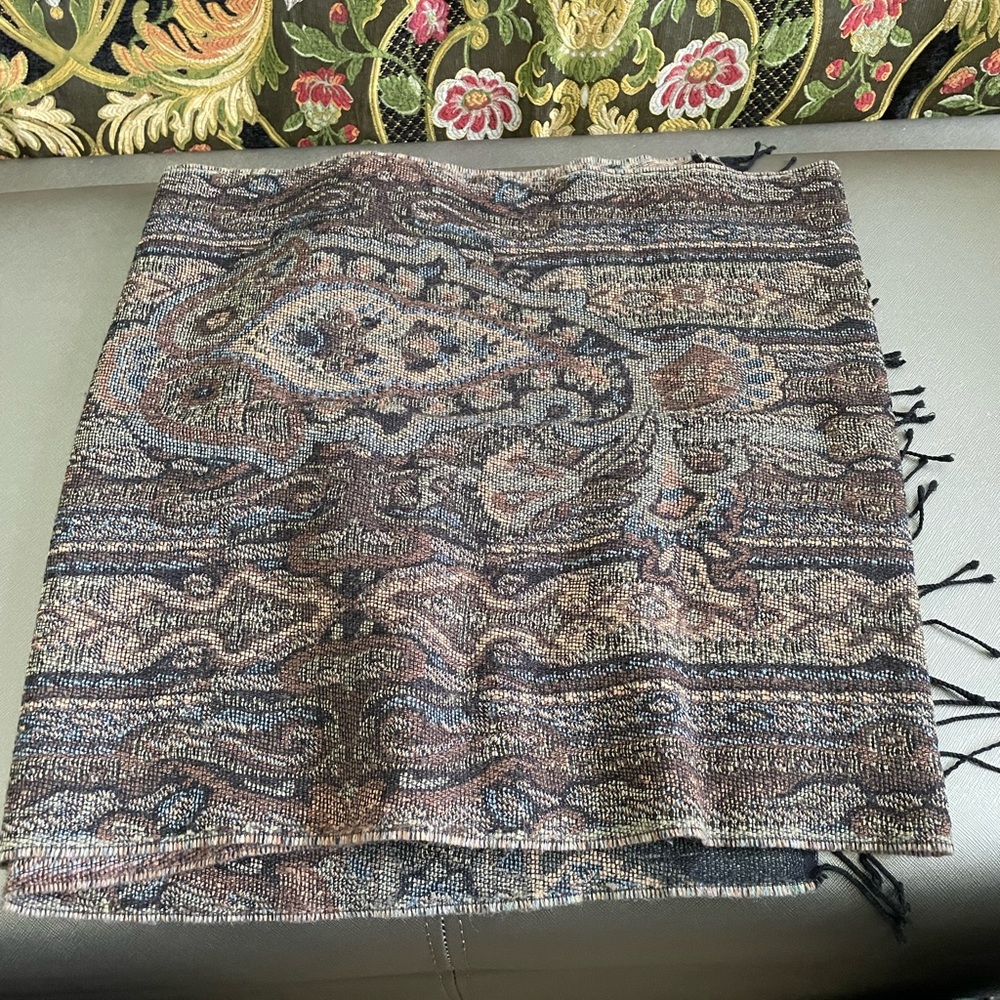 Unisex wool scarf